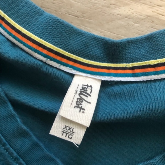 MASSIVE $10 SALE Blue Muscle Tee with Sporty Outline Design - Picture 4 of 8